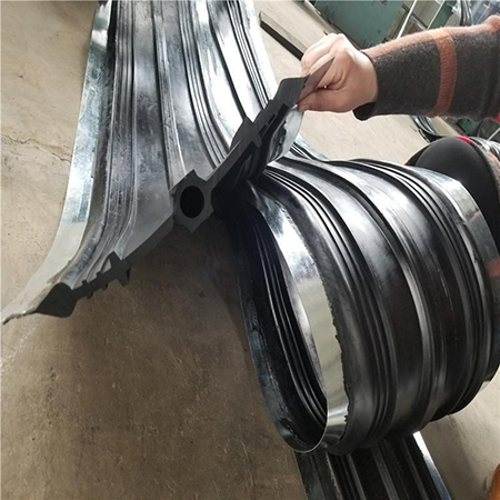 中埋式鋼邊橡膠止水帶